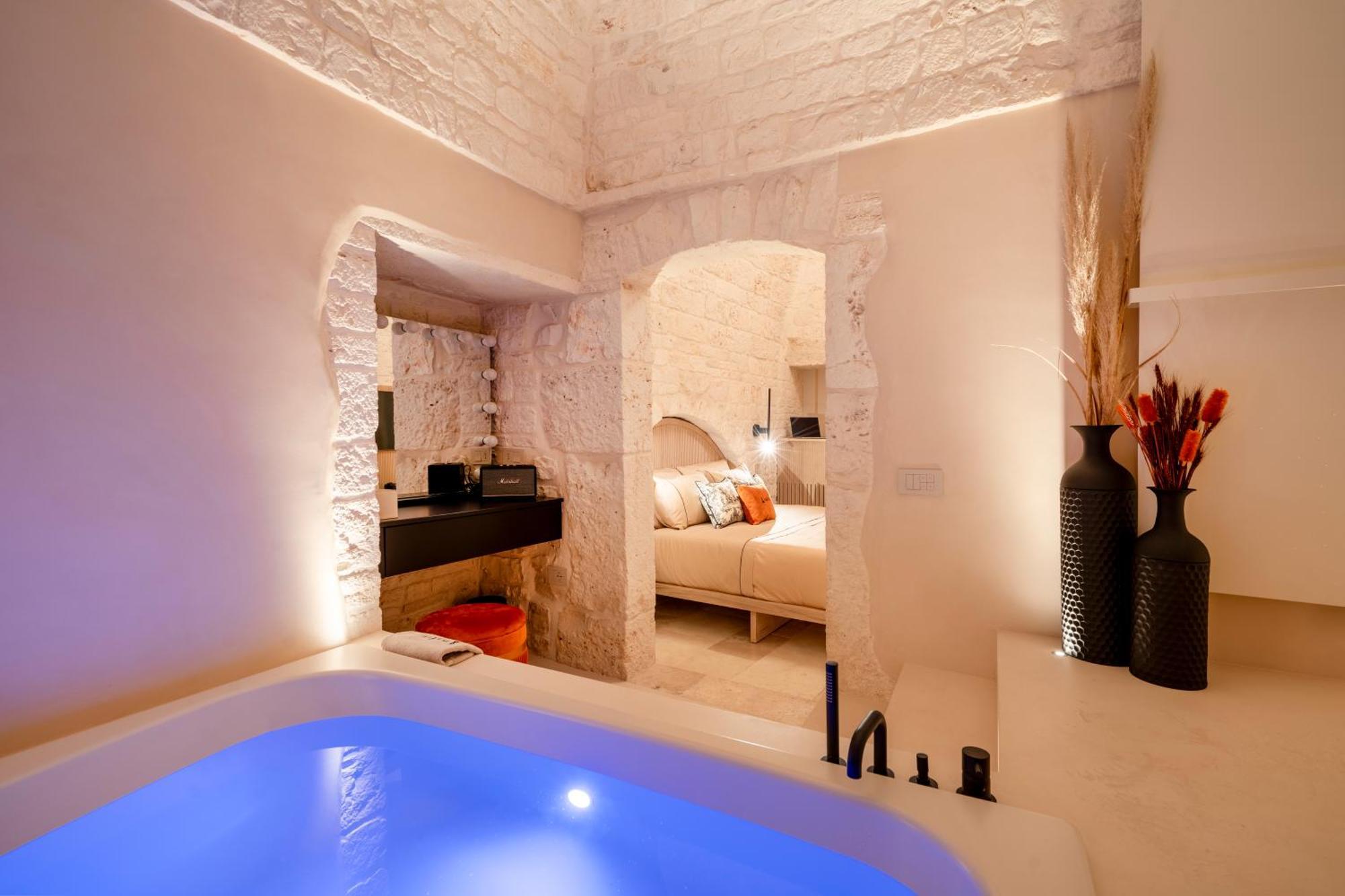 Апартаменты Naiira Luxury Trullo - Jacuzzi And Patio Альберобелло Экстерьер фото