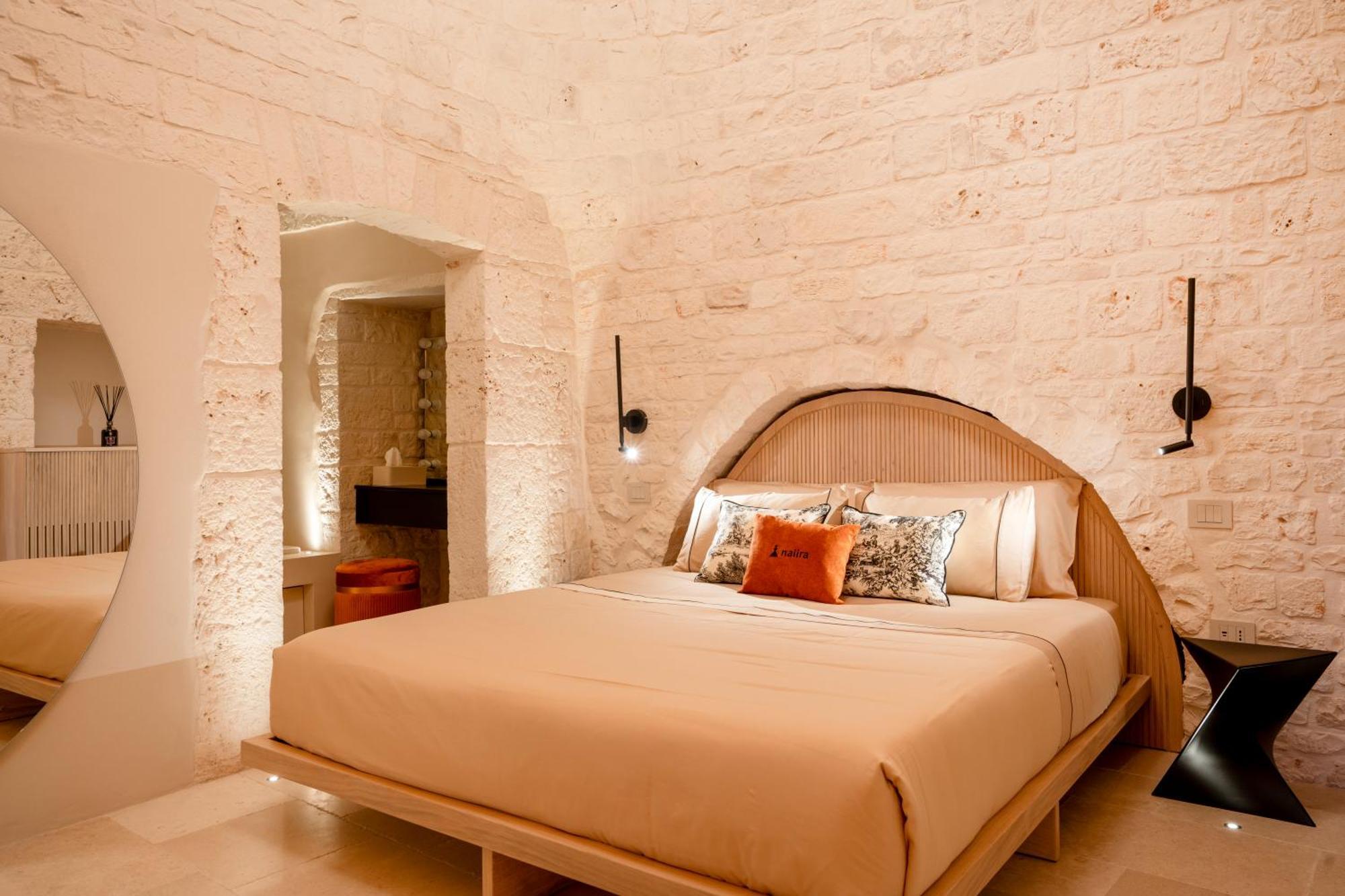 Апартаменты Naiira Luxury Trullo - Jacuzzi And Patio Альберобелло Экстерьер фото