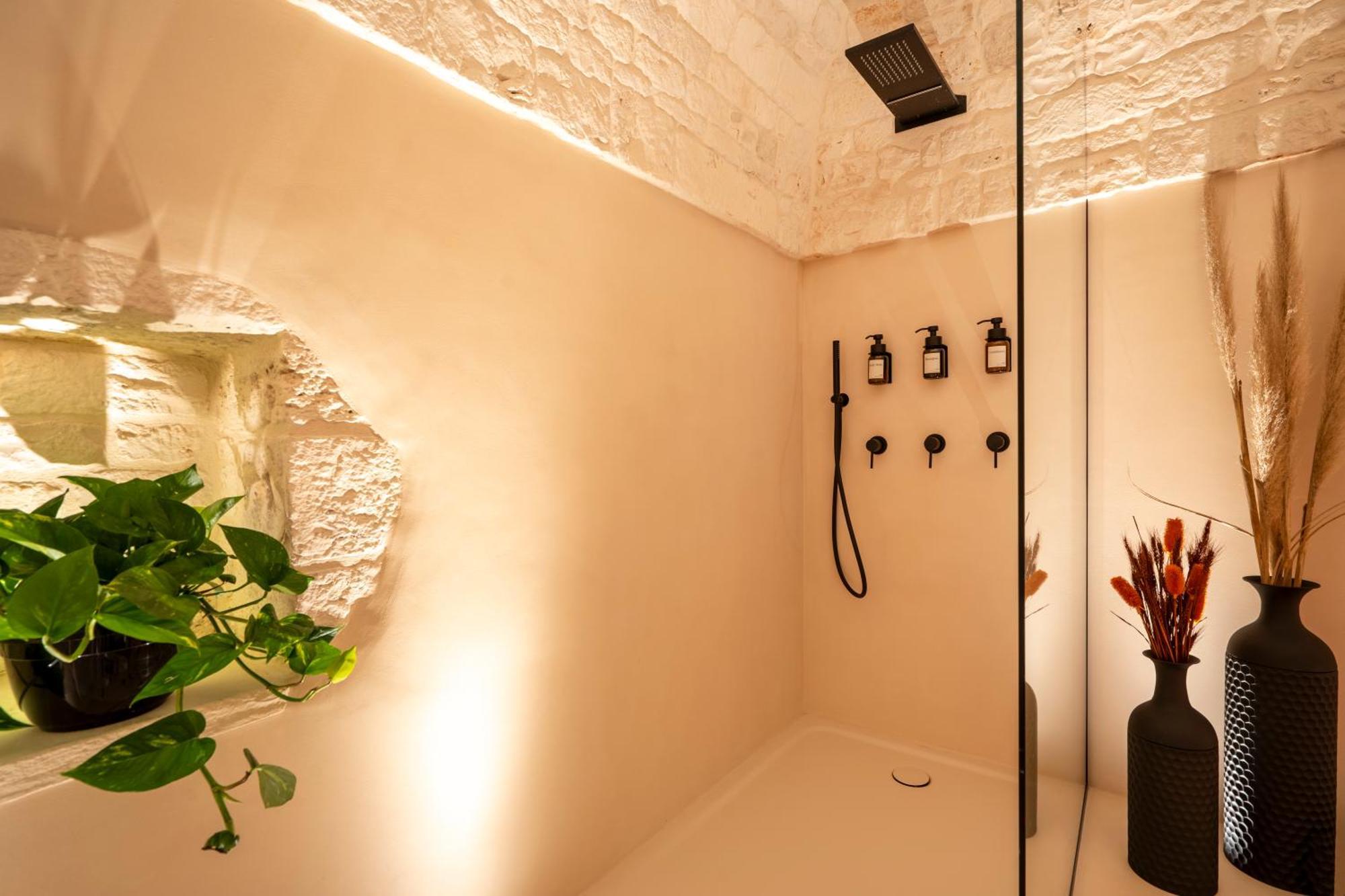 Апартаменты Naiira Luxury Trullo - Jacuzzi And Patio Альберобелло Экстерьер фото