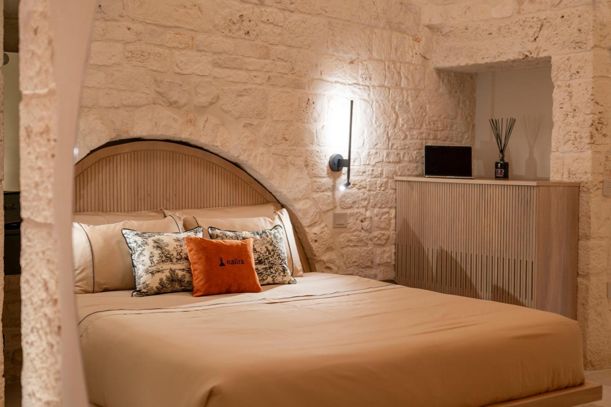 Апартаменты Naiira Luxury Trullo - Jacuzzi And Patio Альберобелло Экстерьер фото