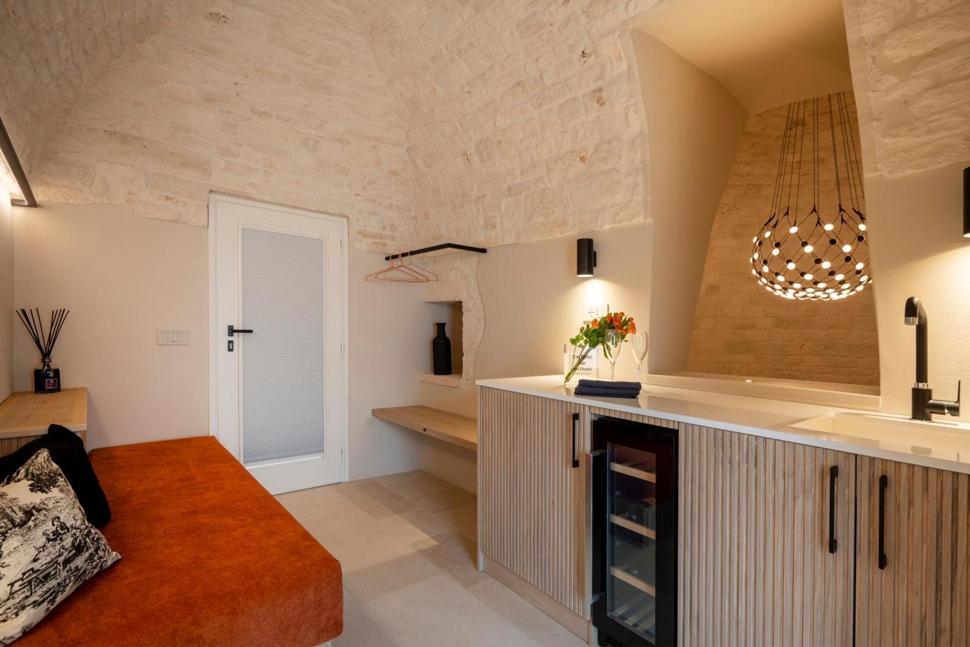Апартаменты Naiira Luxury Trullo - Jacuzzi And Patio Альберобелло Экстерьер фото