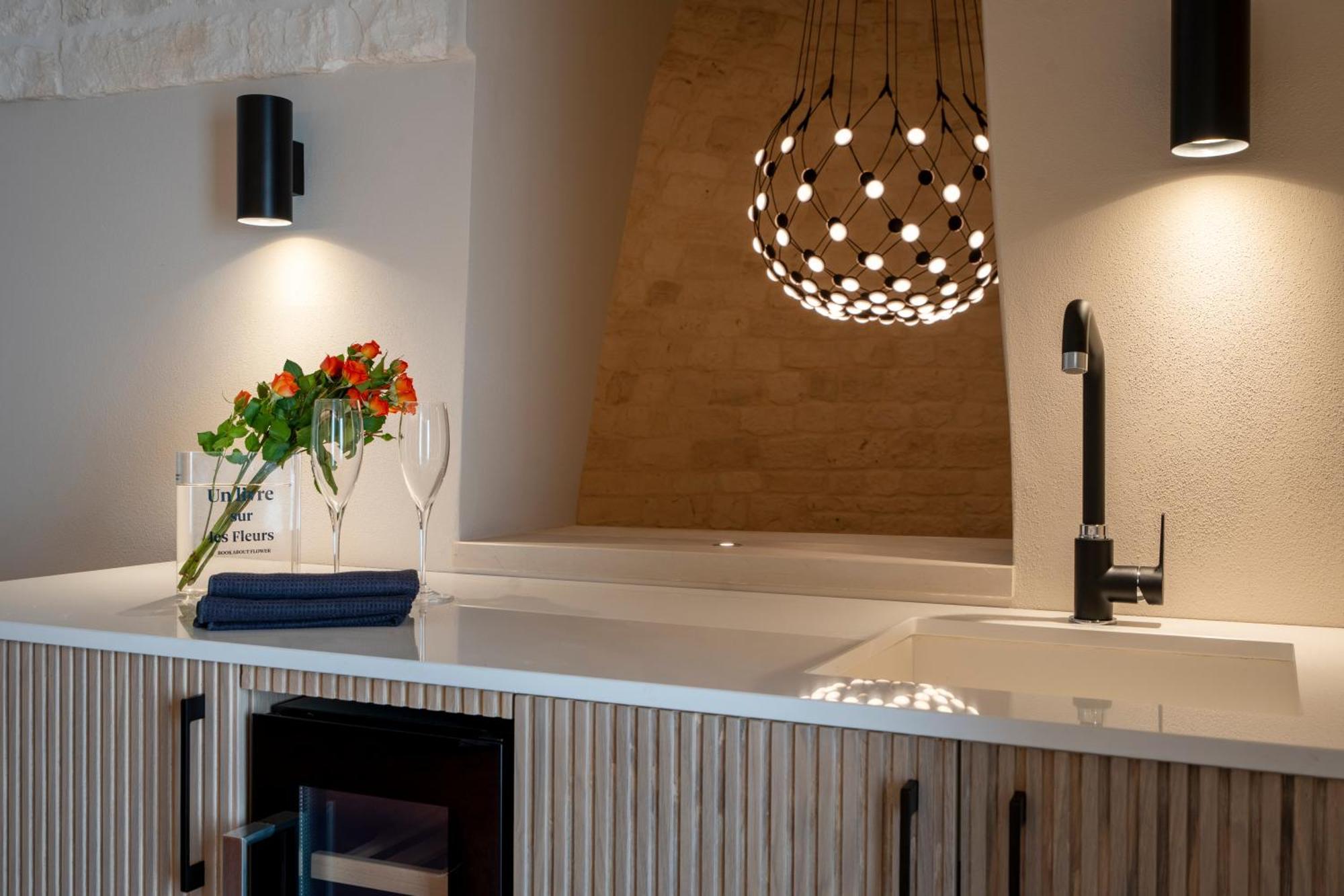Апартаменты Naiira Luxury Trullo - Jacuzzi And Patio Альберобелло Экстерьер фото