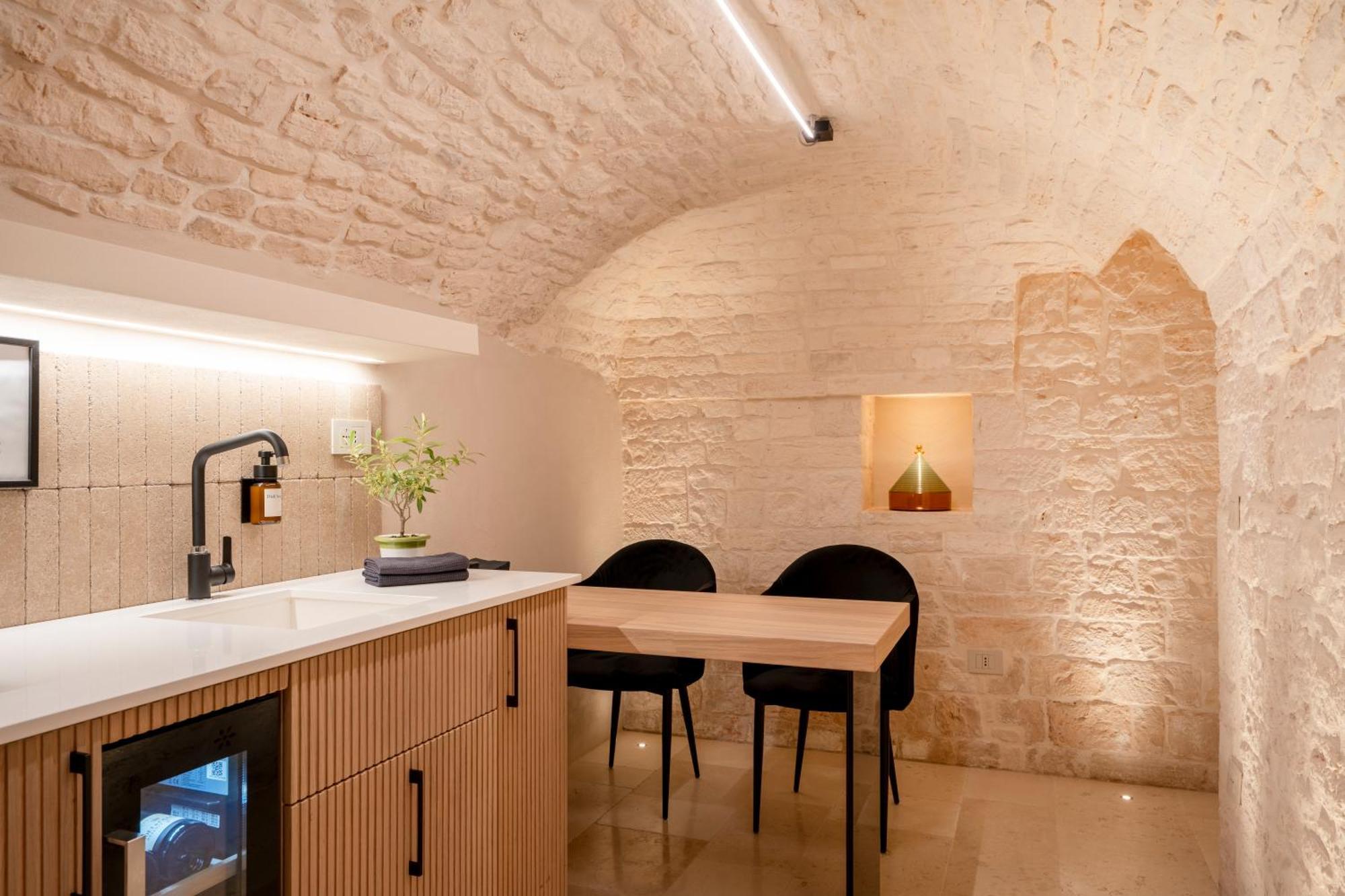 Апартаменты Naiira Luxury Trullo - Jacuzzi And Patio Альберобелло Экстерьер фото