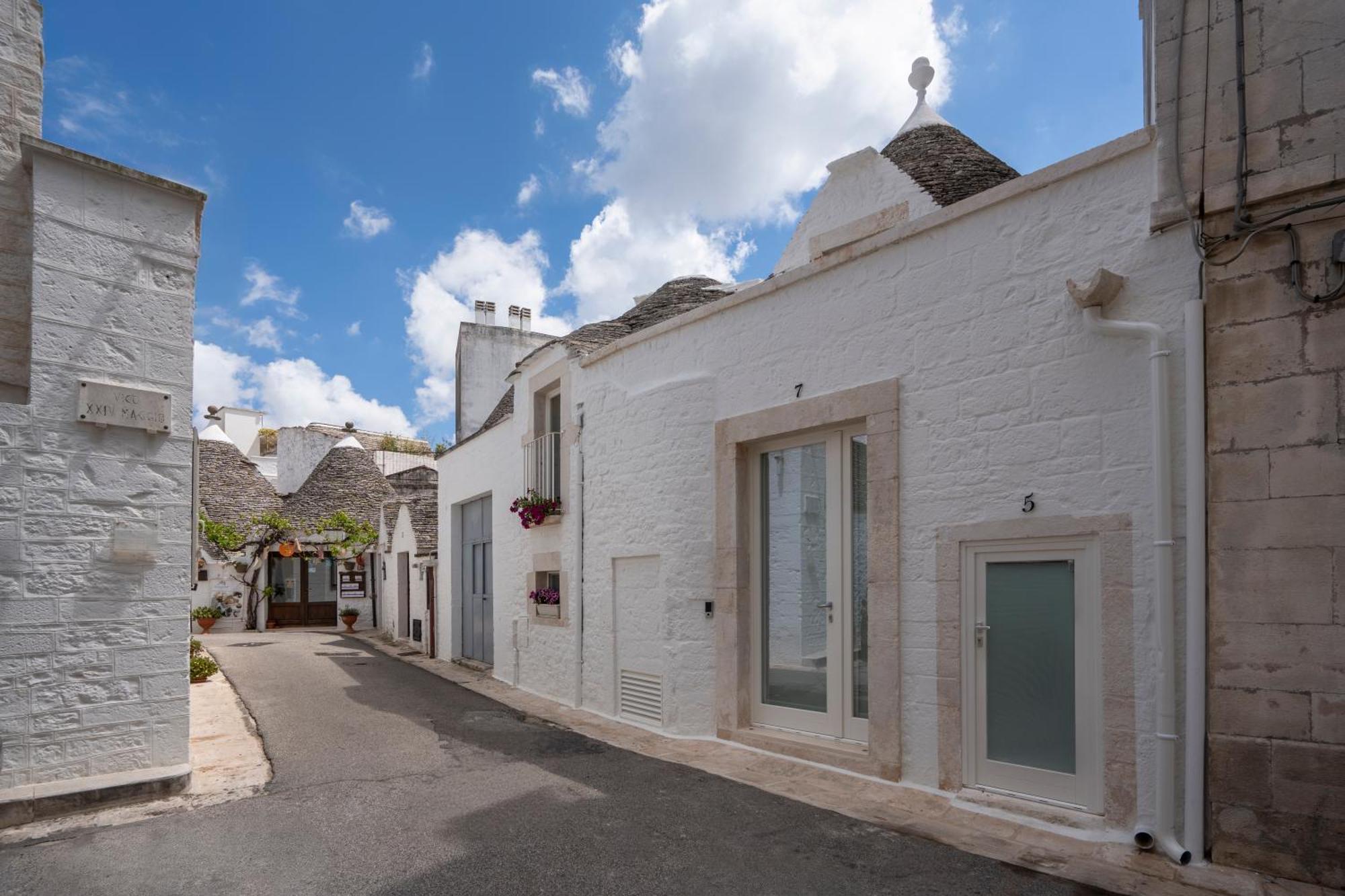 Апартаменты Naiira Luxury Trullo - Jacuzzi And Patio Альберобелло Экстерьер фото