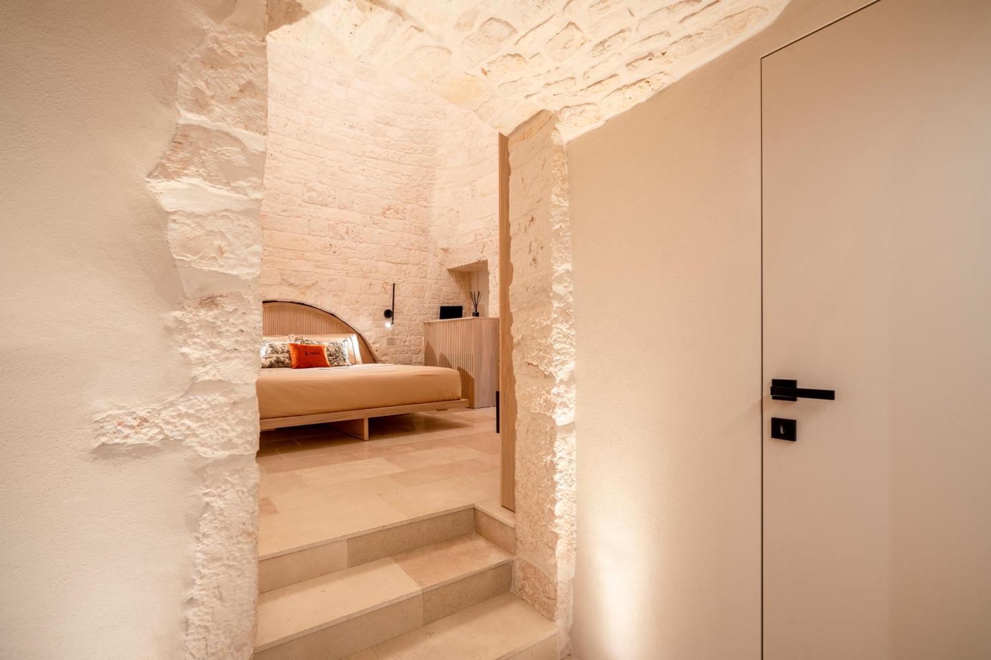 Апартаменты Naiira Luxury Trullo - Jacuzzi And Patio Альберобелло Экстерьер фото