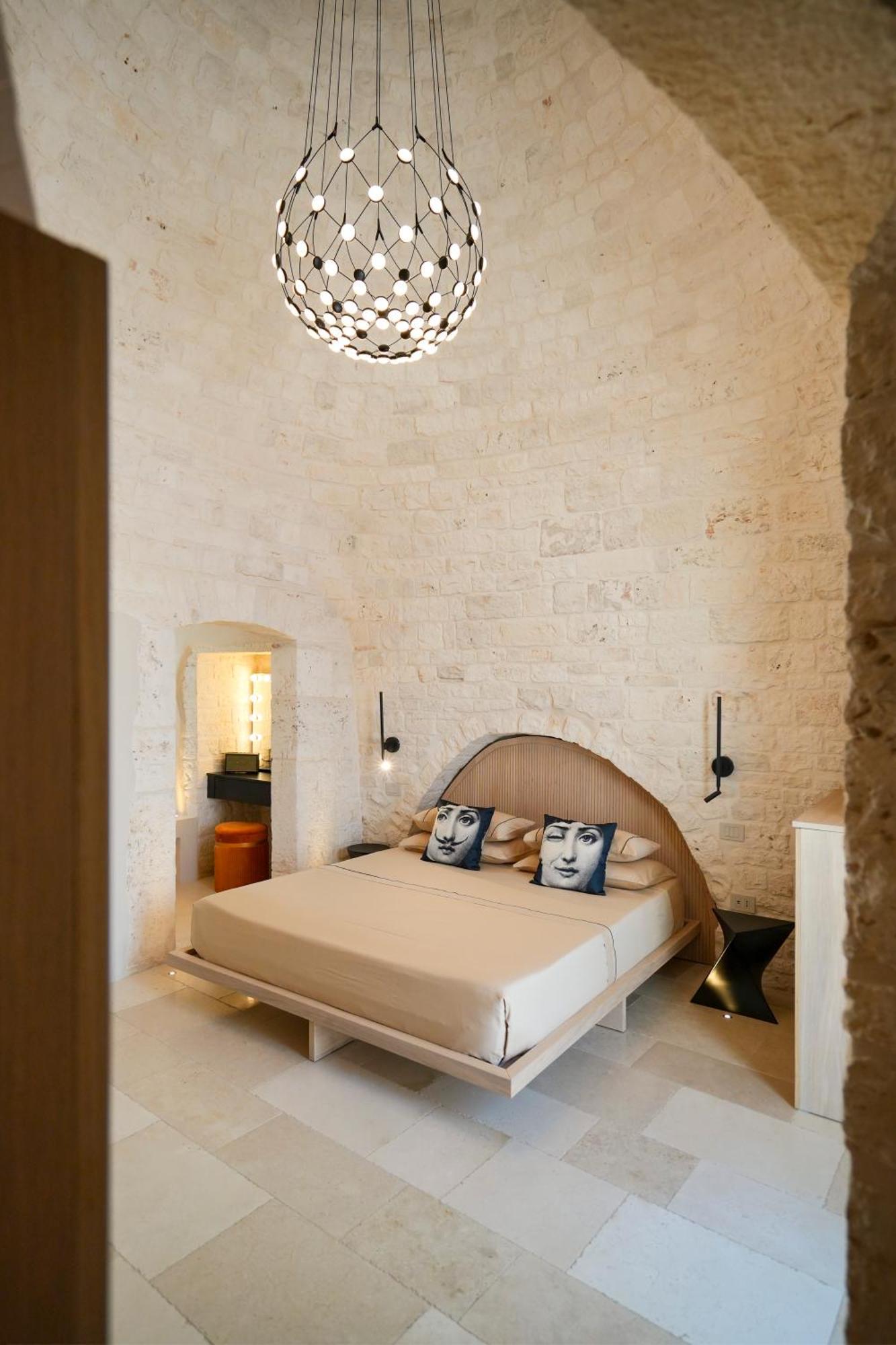 Апартаменты Naiira Luxury Trullo - Jacuzzi And Patio Альберобелло Экстерьер фото